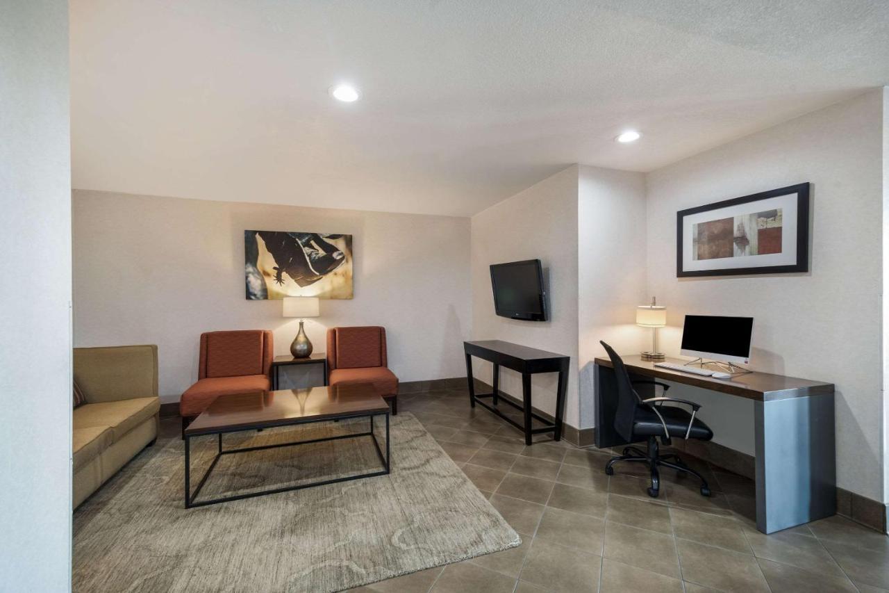Quality Inn & Suites Garland - East Dallas מראה חיצוני תמונה