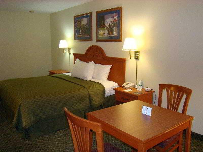 Quality Inn & Suites Garland - East Dallas מראה חיצוני תמונה