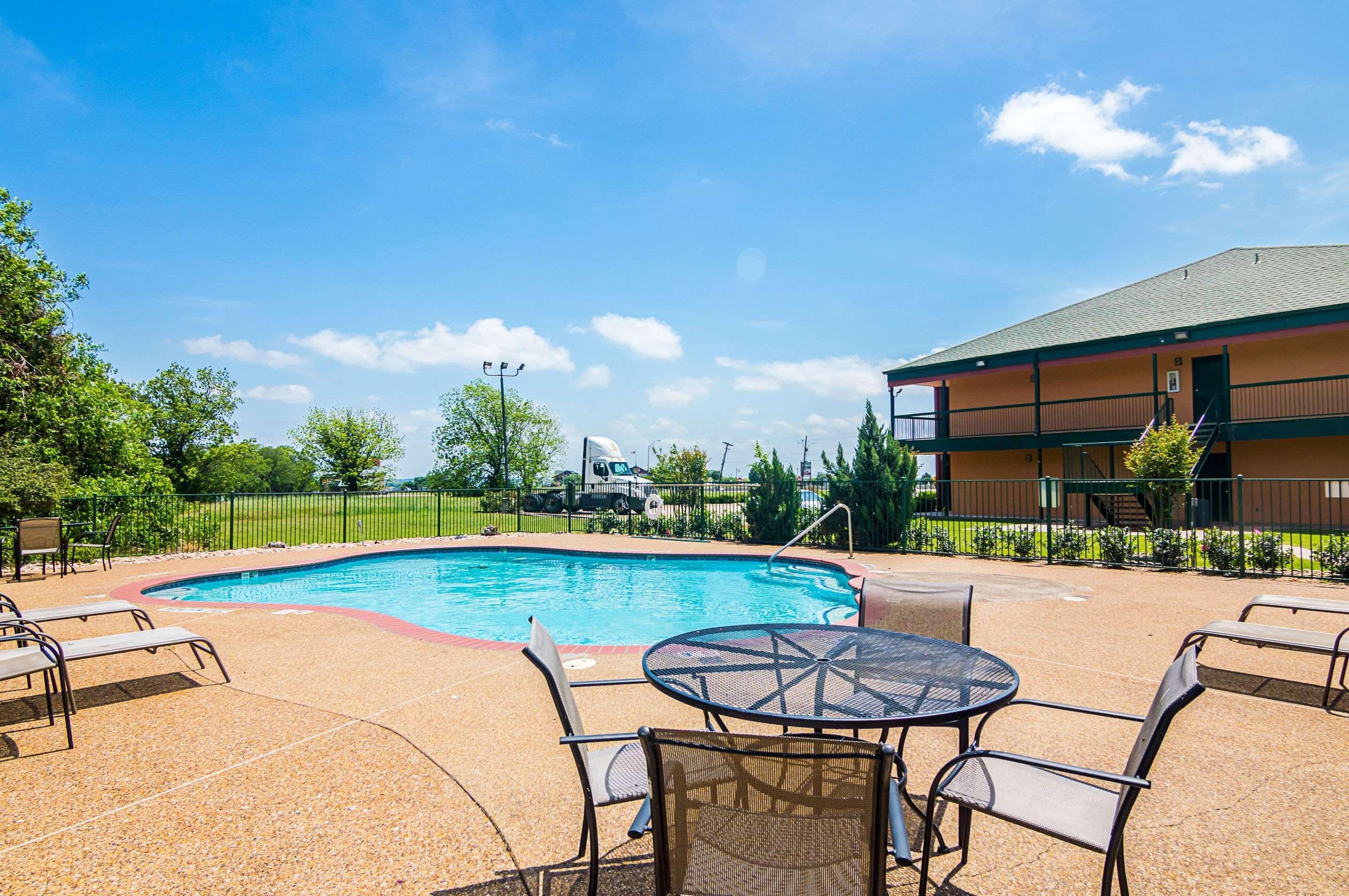 Quality Inn & Suites Garland - East Dallas מראה חיצוני תמונה