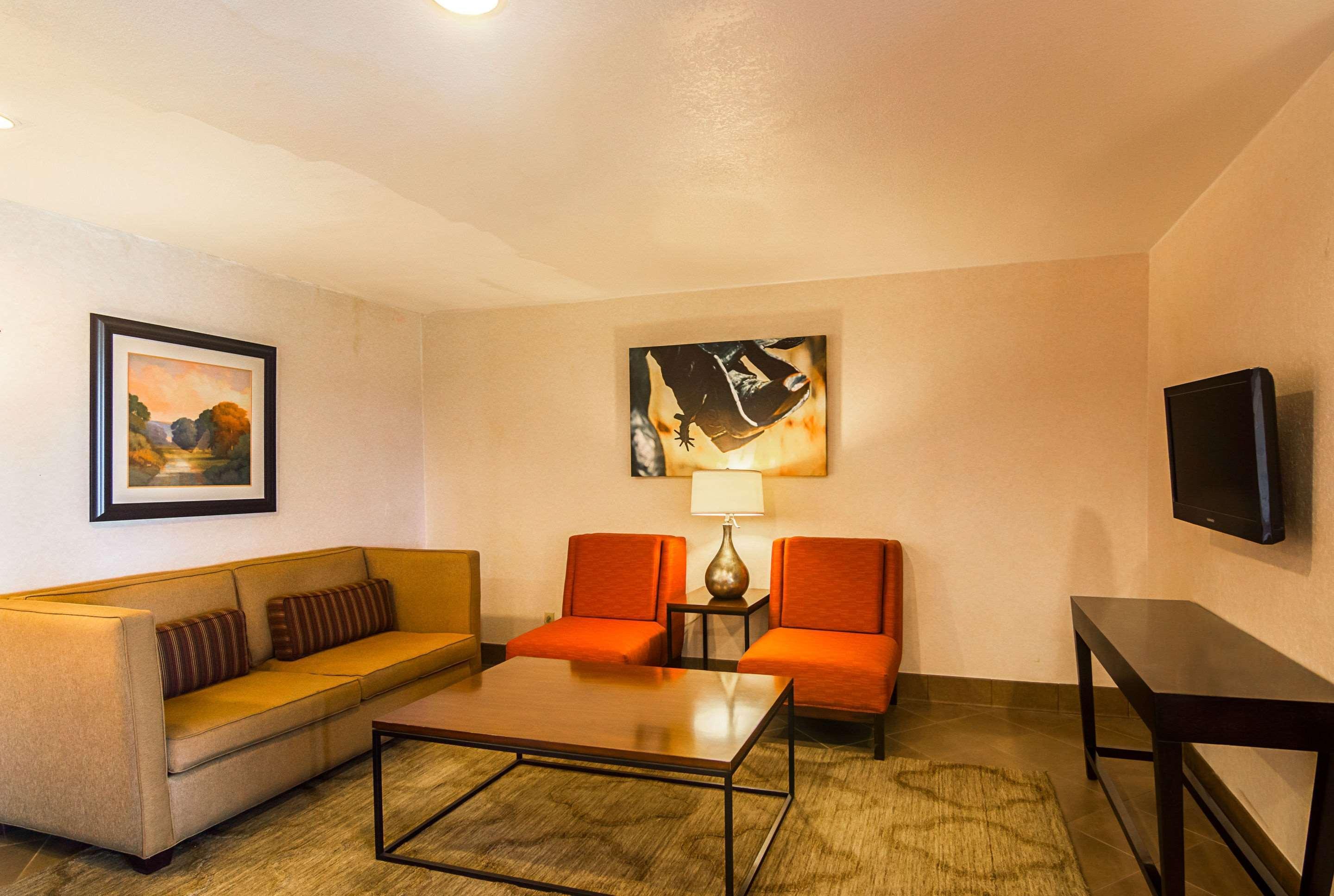 Quality Inn & Suites Garland - East Dallas מראה חיצוני תמונה