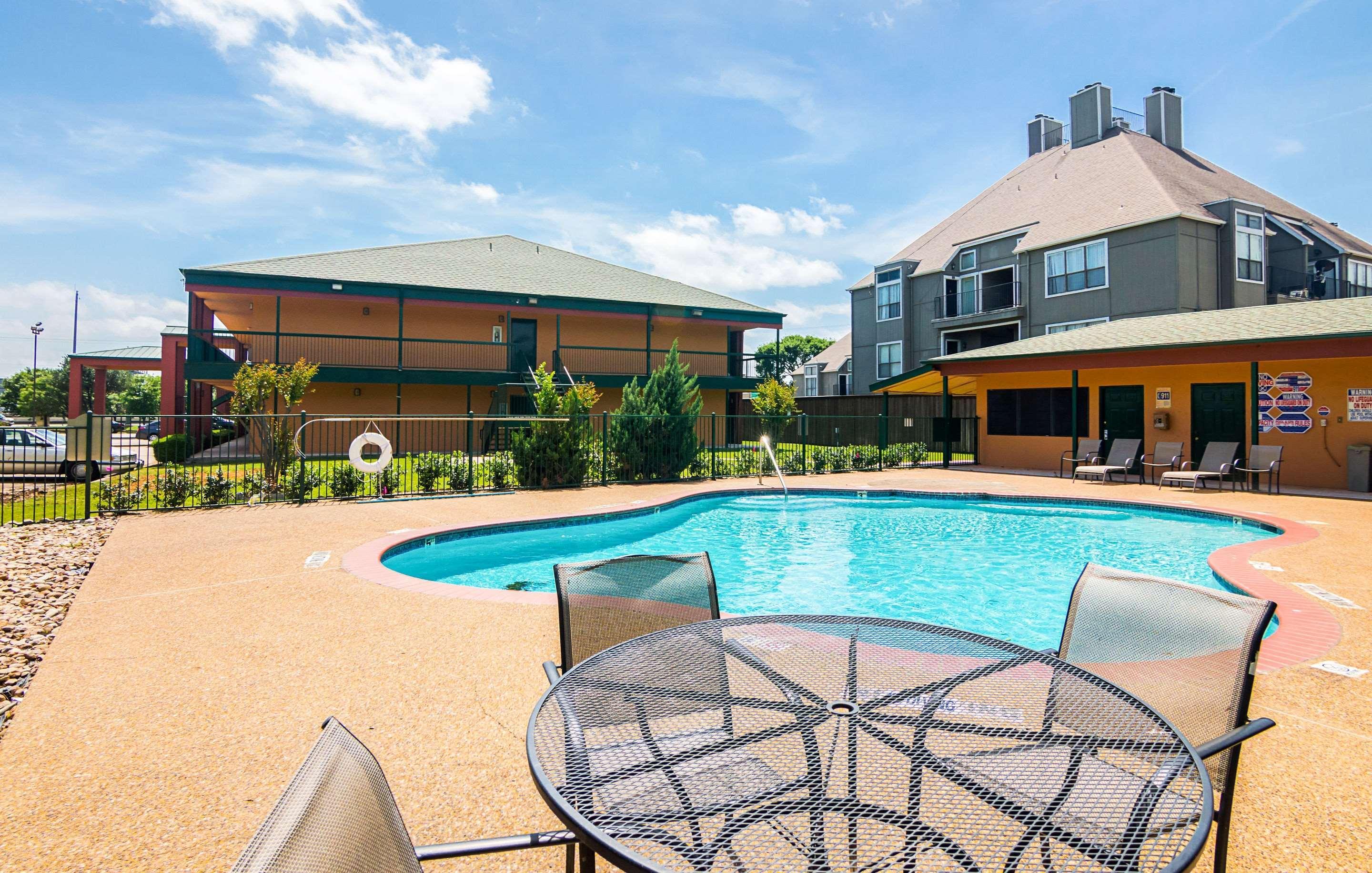 Quality Inn & Suites Garland - East Dallas מראה חיצוני תמונה