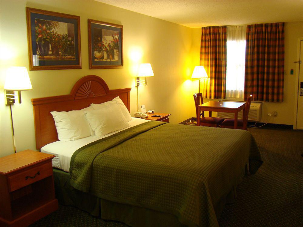 Quality Inn & Suites Garland - East Dallas חדר תמונה